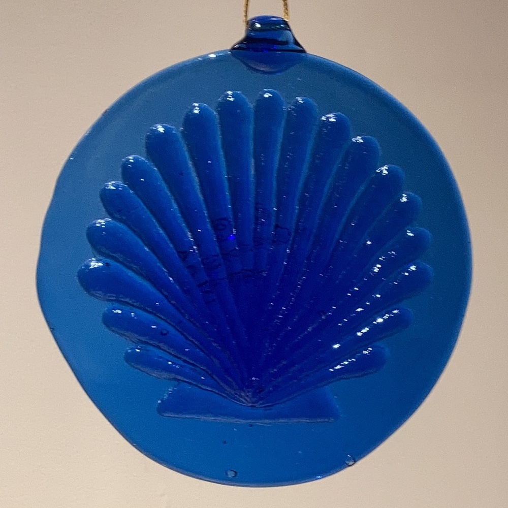 Salas glassworks cobalt blue clam sun catcher